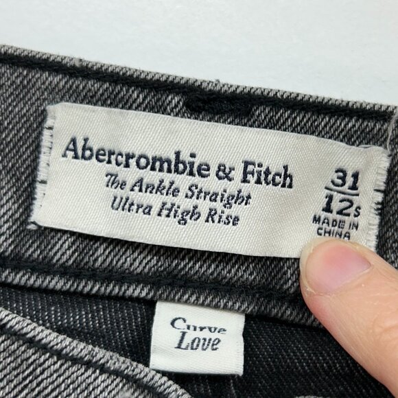 Abercrombie Faded Gray Ultra High Rise The Ankle Straight Leg Jean 31/12S SHORT - Picture 5 of 5
